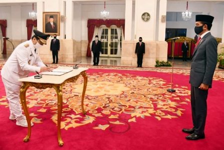 Digelar Secara Terbatas, Presiden Jokowi Lantik Ahmad Riza Patria sebagai Wagub DKI Jakarta