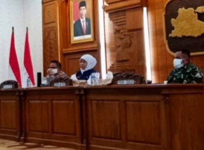 Virtual Meeting Kepala BNPB, Gubernur Khofifah Sampaikan Lima Poin Tentang Penanganan Covid-19 di Jatim