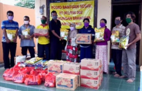 Aksi Solidaritas, Salah Satu RT di Banyuwangi Gotong Royong Bantu Warga Terdampak Covid-19 di Banyuwangi