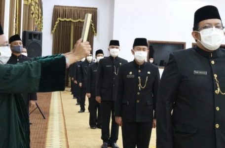 Rangkaian Terakhir di Tengah Covid-19, Gubernur Jatim Lantik 79 Pejabat