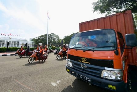 PT Pos Mulai Salurkan Paket Sembako Presiden ke 1,2 Juta Keluarga Penerima Manfaat di DKI Jakarta