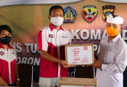Terima Sumbangan Sembako dan APD, Sekretaris Gustu Covid-19 Bali Apresiasi Solidaritas Masyarakat