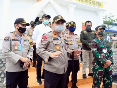 Jelang Idulfitri 1441 H, Kapolda Jatim Tinjau Pos Penyekatan Perbatasan