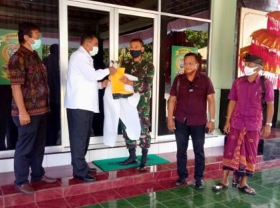 Undhiksa Singaraja Serahkan Bantuan APD ke Kodim 1609/Buleleng