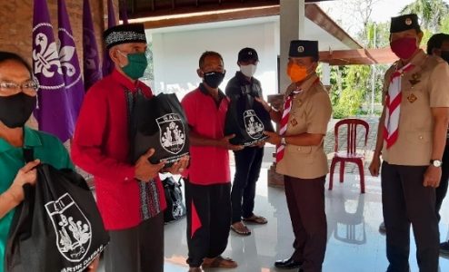 Jalin Silaturahmi, Ketua Kwarda Bali Simakrama Sekaligus Serahkan Bantuan di Kwarcab Jembrana