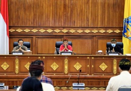 Dalam Upaya Percepatan Penanganan COVID-19 di Denpasar, Gubernur Koster Beri Dukungan dan Semangat Gotong Royong