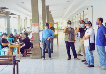 Pastikan Kebijakan Rapid Test Mandiri Terlaksana dengan Baik, Sekda Bali Tinjau Pelabuhan Gilimanuk