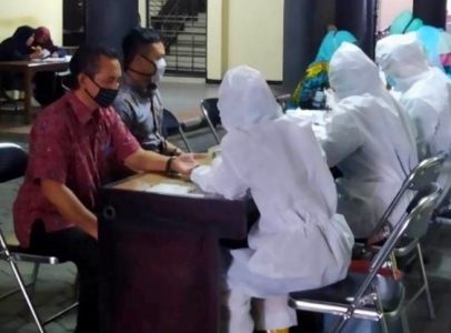 Antisipasi Penularan Covid-19, 250 Karyawan Sekertariat DPRD Jatim Ikuti Rapid Test