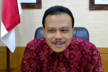 Dalam Seminar Daring, Sekda Bali Ingatkan Penerapan Protokol Kesehatan pada Layanan Publik