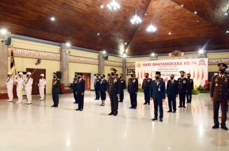 Gubernur Bali Hadiri Upacara Hari Bhayangkara ke-74 Secara Teleconference