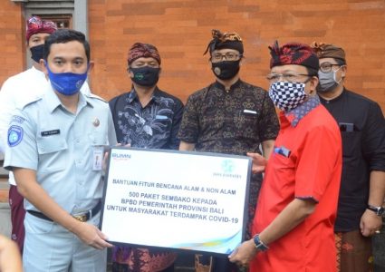 Gubernur Bali Terima Bantuan 500 Paket Bahan Pangan dari Jasa Raharja