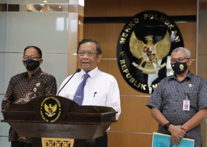 Menko Polhukam Serahkan 12 Nama Calon Anggota Kompolnas ke Presiden