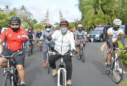 Wagub Cok Ace Ikuti Acara ‘Gowes Bareng’ Bersama Bank Indonesia Perwakilan Bali