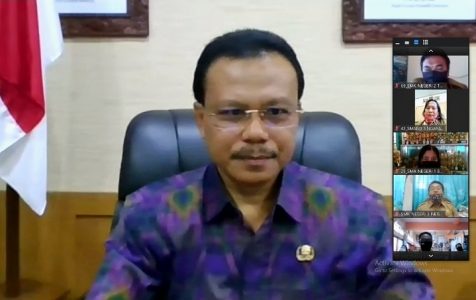 Melalui Aplikasi Zoom, Sekda Dewa Indra Beri Arahan Kepada Kepala SMA/SMK/SLB Negeri se-Bali