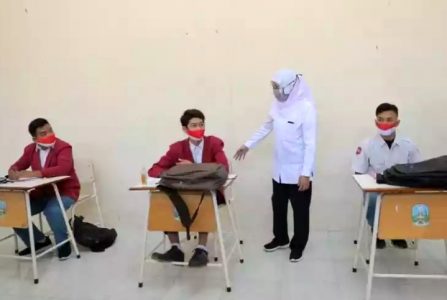 Uji Coba Pembelajaran Tatap Muka, Gubernur Jatim Tinjau Dua Sekolah di Kota Probolinggo