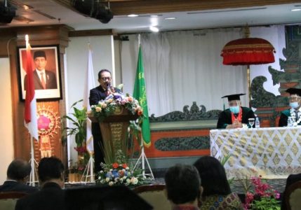 Wagub Bali Hadiri Wisuda ke-35 dan Pengukuhan Guru Besar IKIP Saraswati Tabanan