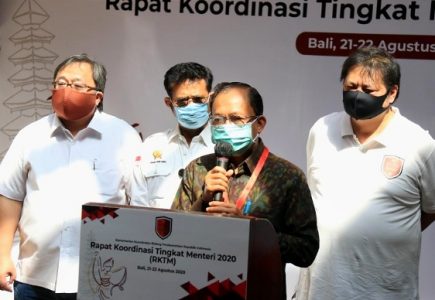 Hadiri Rapat Koordinasi Tingkat Menteri di Nusa Dua, Gubernur Koster Sampaikan Harapan Pemulihan Ekonomi Bali