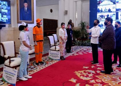 Presiden Jokowi Luncurkan Program Stimulus Ekonomi Bantuan Subsidi Upah