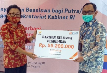 DWP Setkab Beri Beasiswa Kepada 64 Putra Putri Pegawai dan Pensiunan