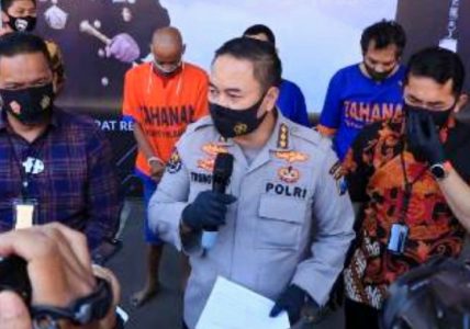 Subdit III Jatanras Ditreskrmum Polda Jatim Ungkap Sindikat Curanmor dan Pemalsu Dokumen Motor