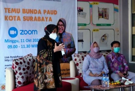 Gelar Pertemuan dengan Bunda PAUD se-Surabaya, Risma: Ajarkan Anak-anak untuk Berperilaku Baik
