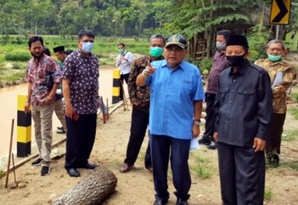 Sidak Jalur Ponorogo-Pacitan, Komisi D DPRD Jatim Minta Perbaikan Jalan Longsor Segera Dituntaskan