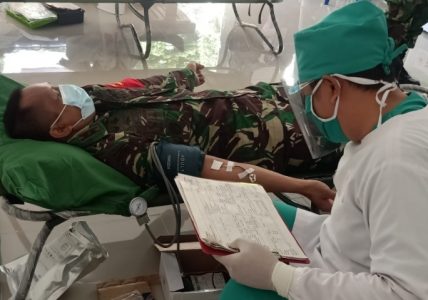 Jelang Peringatan Sumpah Pemuda, Kodim 1617/Jembrana Bersinergi Gelar Bakti Sosial Donor Darah
