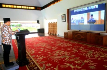 Keputusan UMP 2021, Gubernur Khofifah: Upah Minimum Provinsi Jatim Naik Sebesar 5,65 Persen di Situbondo