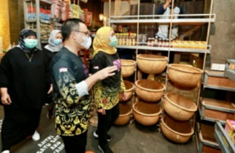 Kunker ke Banyuwangi, Gubernur Jatim Semangati Pelaku UMKM di Tengah Pandemi di Banyuwangi