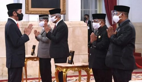 Presiden Jokowi Anugerahkan Gelar Pahlawan Nasional Pada Enam Tokoh