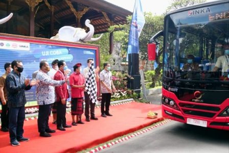 Gubernur Bali Luncurkan Uji Coba Layanan Angkutan KSPN dan Shuttle Bus Listrik