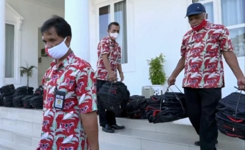 Rasa Kepedulian dan Empati, Pemkab Boyolali Beri Bantuan Paket Alat Sekolah Kepada 660 Pelajar