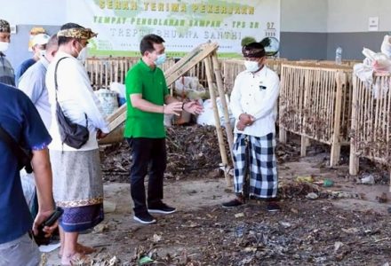 Desa Tusan Kelola Sampah Mandiri, Bupati Klungkung Minta Perbekel dan Jajarannya Lakukan Edukasi