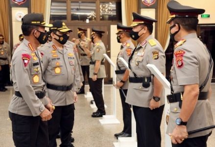 Kapolri Jenderal Pol. Drs. Idham Azis Pimpin Sertijab Delapan Kapolda