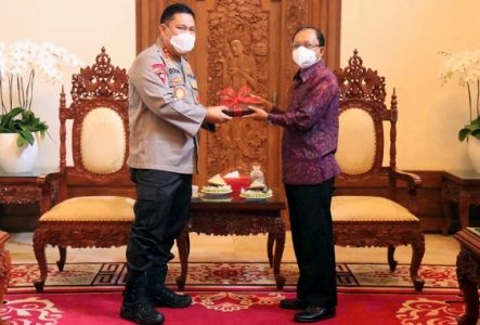 Selesai Jalankan Tugas di Bali, Irjen Petrus Golose Pamitan dengan Gubernur dan Wagub