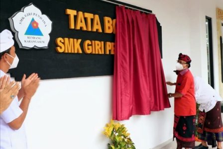 Wujud Komitmen Majukan SDM Karangasem, Gubernur Koster Resmikan Gedung Praktek Tata Boga SMK Giri Pandawa