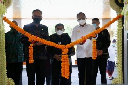 Resmikan Kantor Baru Redional 8 Bali, Gubernur Koster Apresiasi Peran OJK Selama Pandemi
