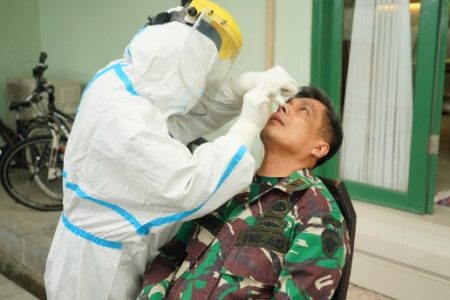 Guna Cegah Penularan COVID-19, Perwira Makorem 163/Wira Satya dan Kodim Badung Jalani Tes Swab PCR
