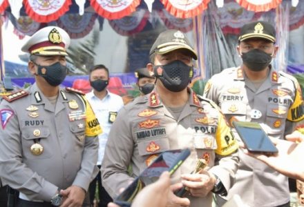 Jelang Tahun Baru 2021, Kapolda Jateng Beserta Jajarannya Tinjau Pos Pelayanan Perbatasan Klepu-Jatim