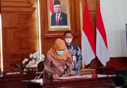 Pemprov Jatim Tandatangani Nota Kesepakatan Tentang CorpU dengan Kemen PANRB dan LAN