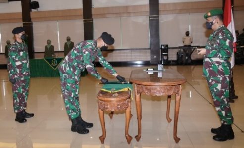 Pangdam IX/Udayana Pimpin Sertijab Dandenkav 4/SP di Aula Makodam