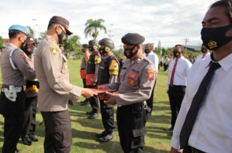 Polres Klaten Berikan Penghargaan pada 30 Anggota yang Berprestasi