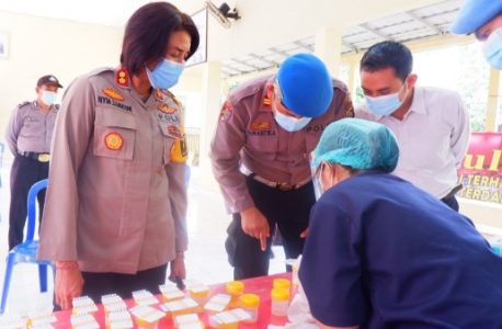 Usai Apel Pagi, Urkes Polres Karangasem Gelar Tes Urine Dadakan