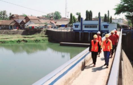 Masuki Musim Penghujan, Intensif Pantau Pintu Air dan Normalisasi Sungai di Banyuwangi