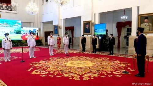 Presiden Jokowi Lantik Gubernur dan Wagub Dua Provinsi di Istana Negara