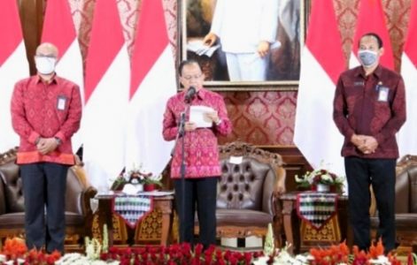 Resmi, Gubernur Koster Berlakukan Penggunaan Pakaian Berbahan Kain Tenun Endek Bali Setiap Hari ‘Selasa’