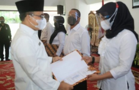 Sebanyak 590 Tenaga Honorer Eks K-2 di Lingkungan Pemkab Banyuwangi Resmi Diangkat Menjadi PPPK di Banyuwangi