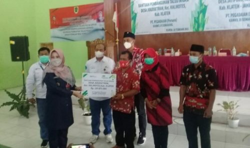 Desa Jogosetran dan Jatipuro Terima Program CSR PT Pegadaian untuk Talud dan Pengaspalan Jalan