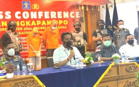 Buronan Interpol, Polri Bersama Imigrasi Khusus Kelas I Ngurah Rai Bekuk Andrew Ayer Bersama Kekasihnya