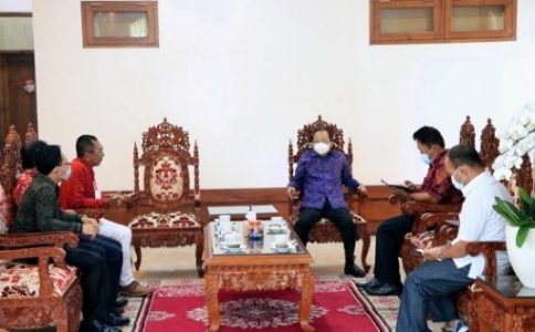 Gubernur Koster Fasilitasi Vaksinasi Covid-19 Pekerja Migran Asal Bali, Sasar 26 Ribu PMI